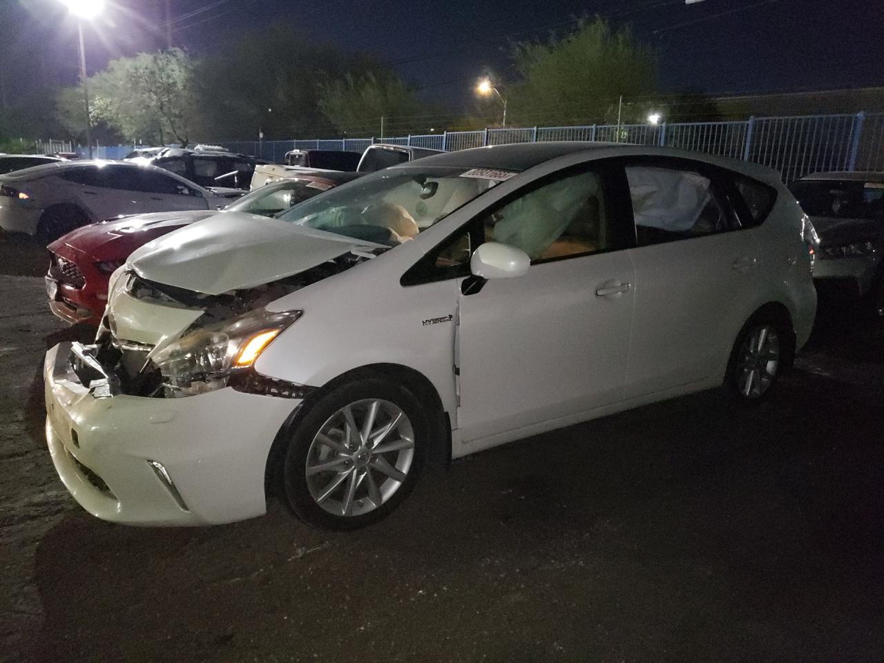 TOYOTA PRIUS V 2012
