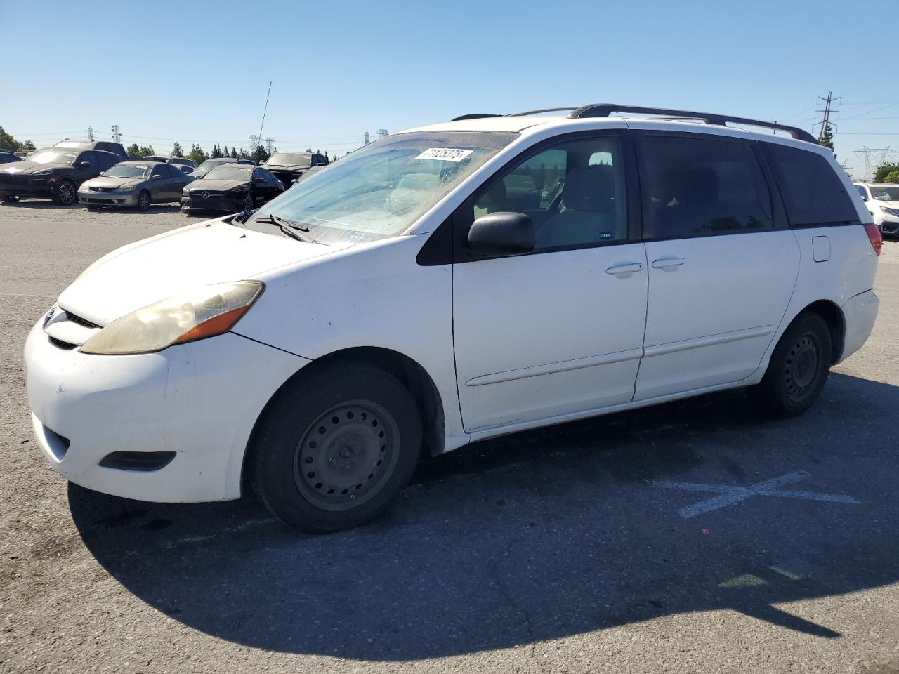 TOYOTA SIENNA CE 2010