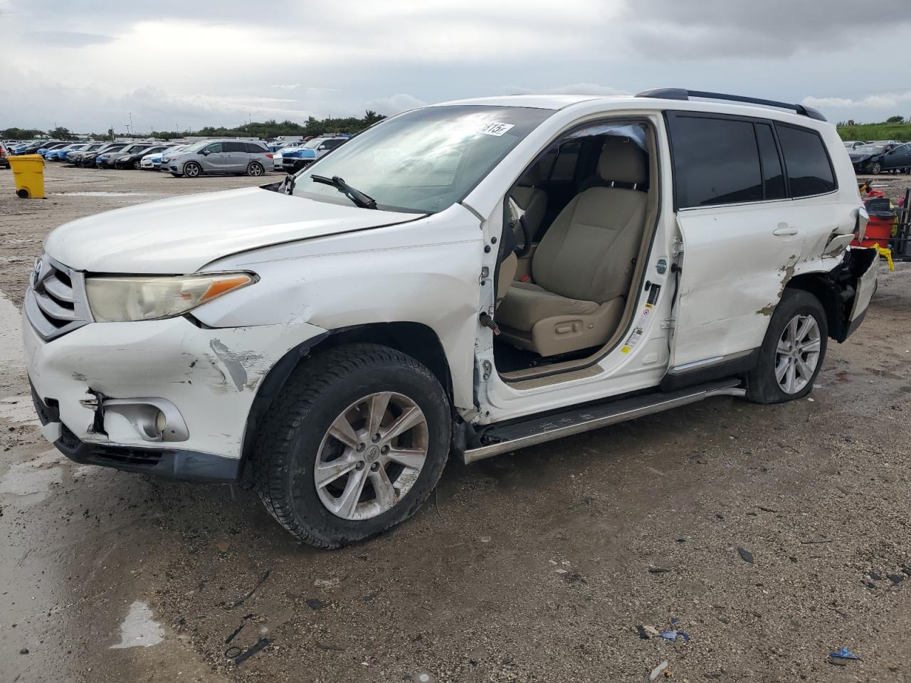 TOYOTA HIGHLANDER 2013