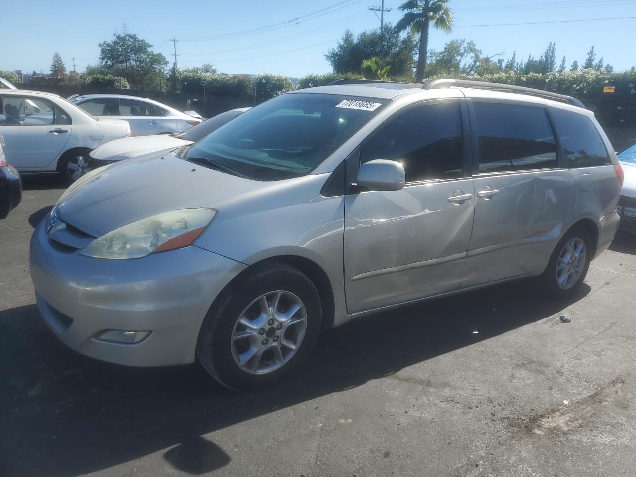 TOYOTA SIENNA XLE 2006