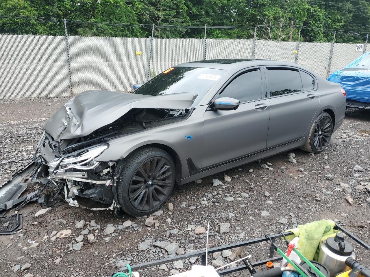 BMW 750 2016