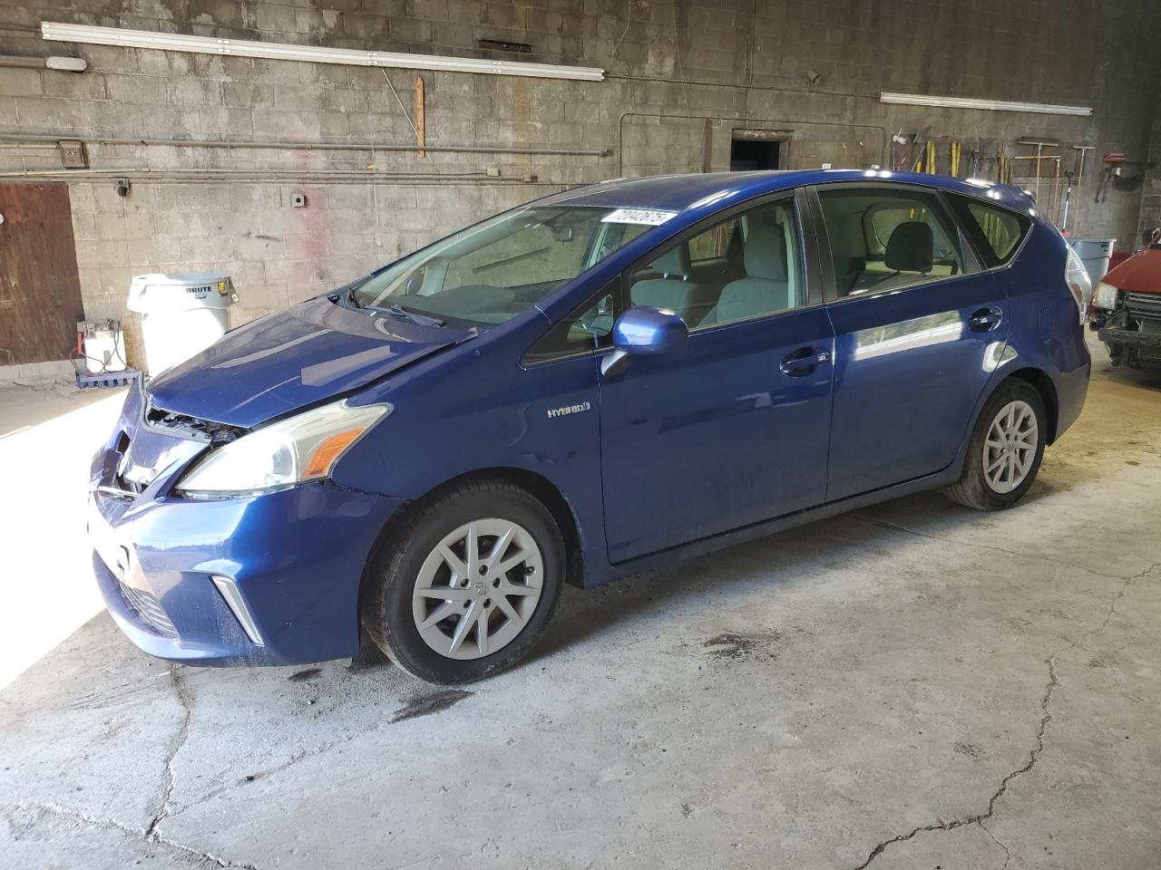 TOYOTA PRIUS V 2014