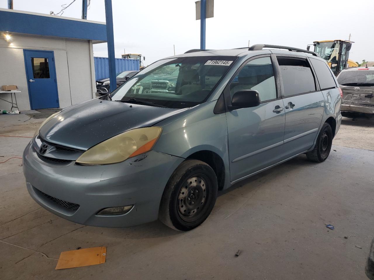 TOYOTA SIENNA CE 2007