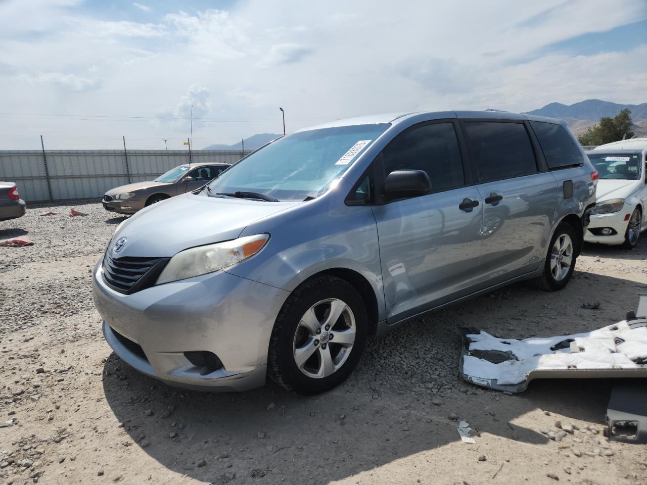 TOYOTA SIENNA 2014