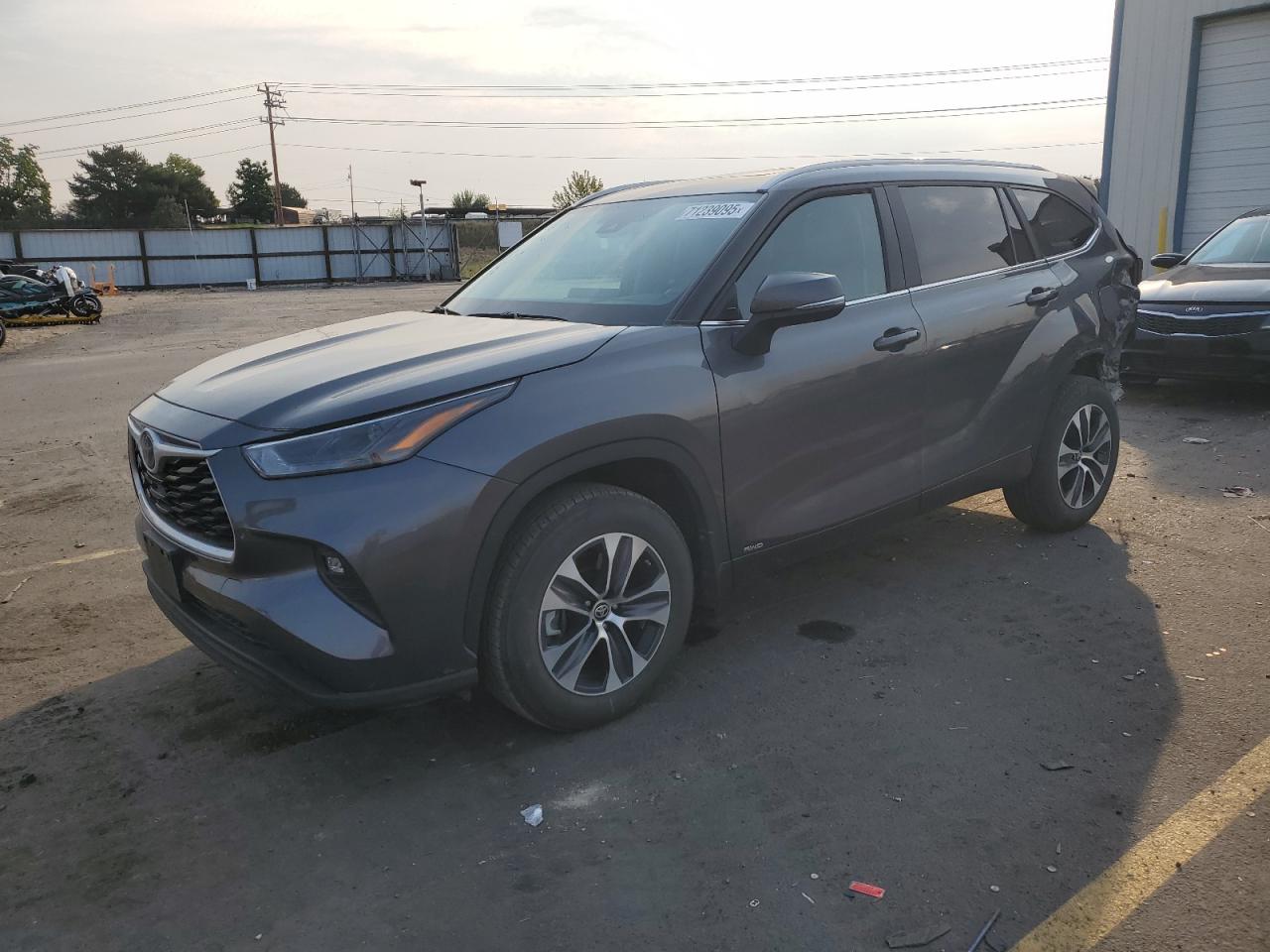 TOYOTA HIGHLANDER HYBRID XLE 2024