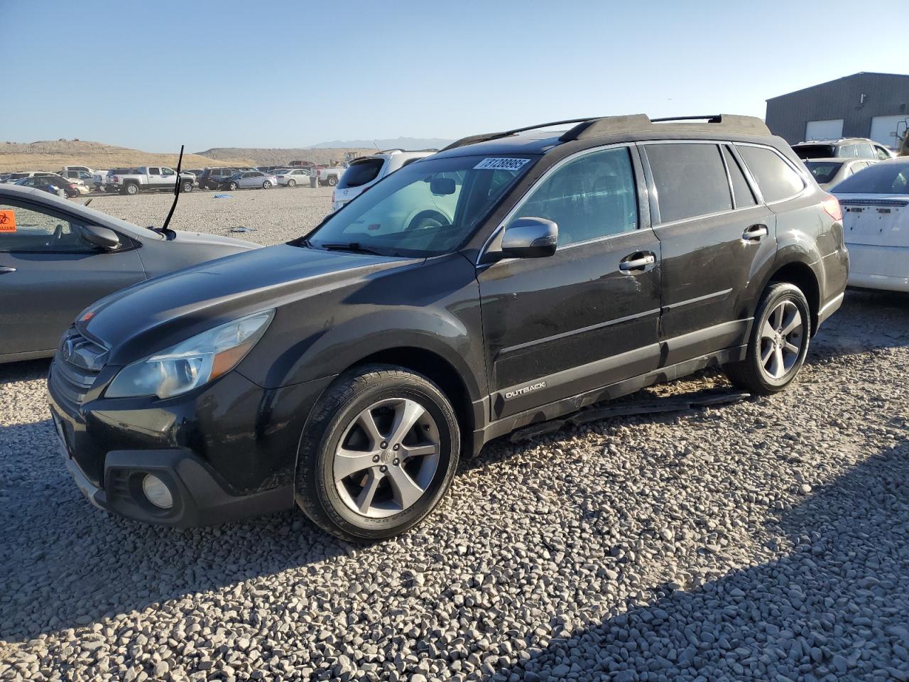 SUBARU OUTBACK 2. 2013