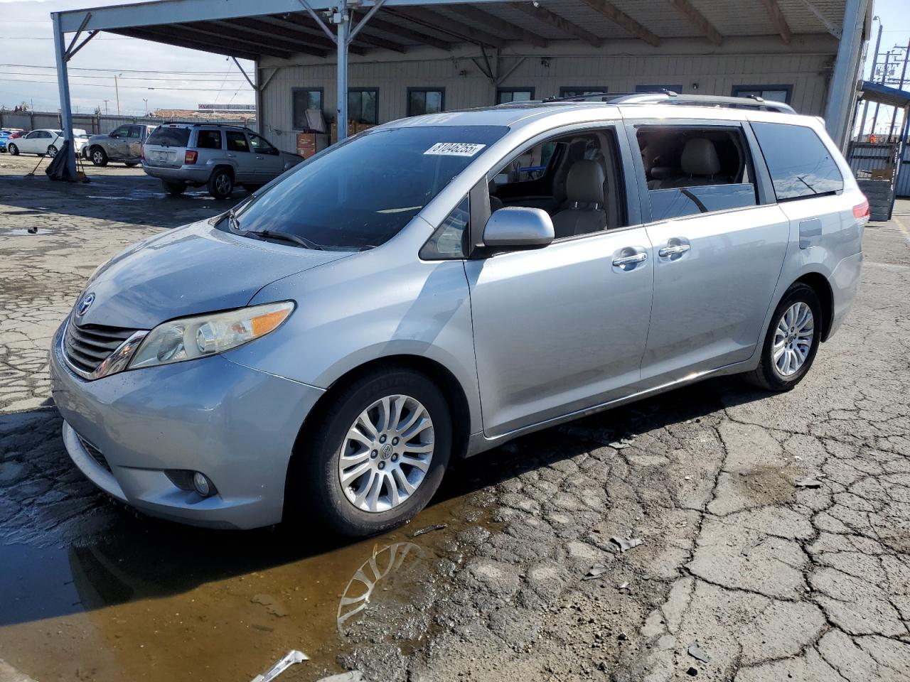 TOYOTA SIENNA XLE 2014