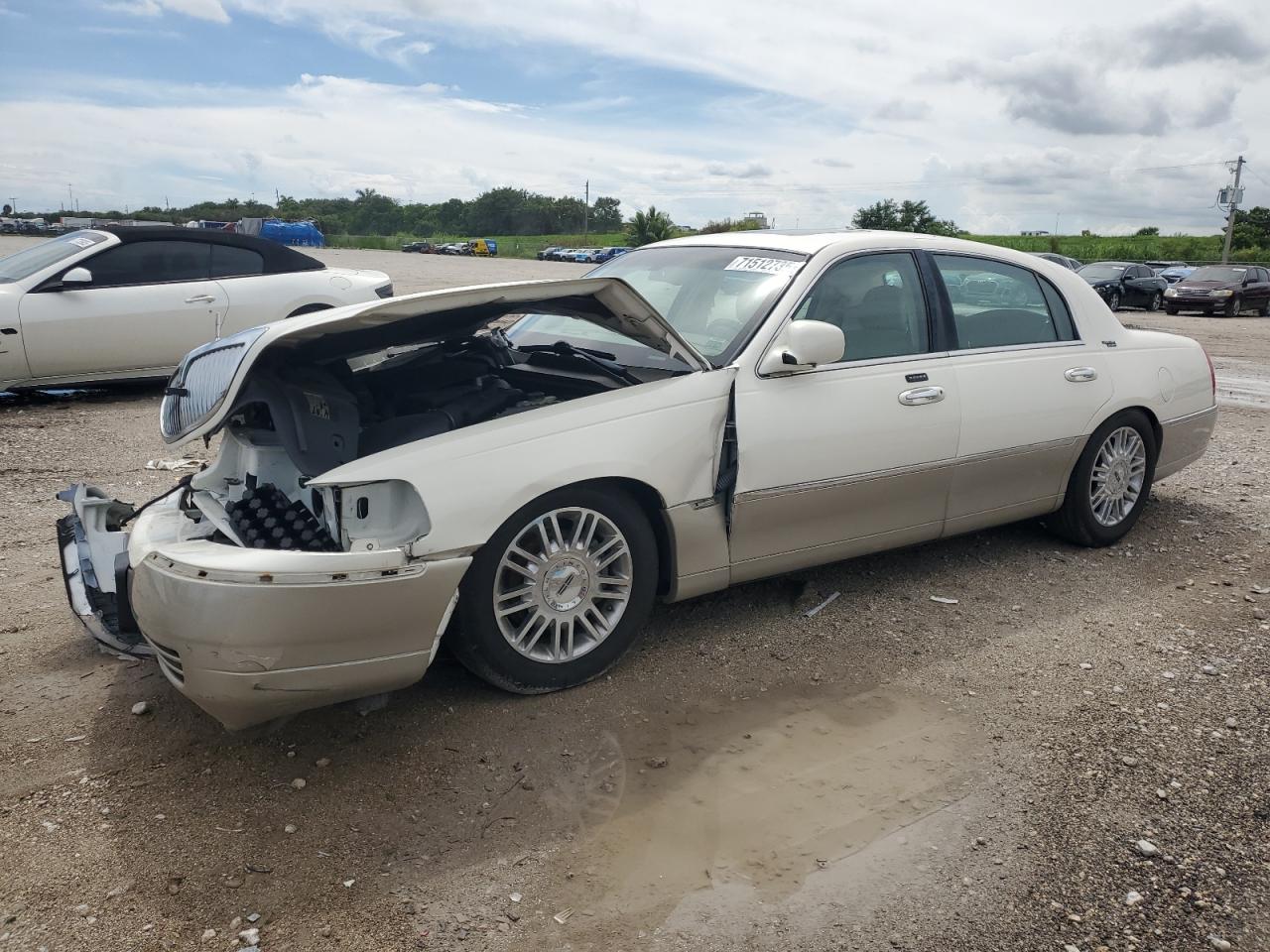 LINCOLN TOWN CAR S 2007