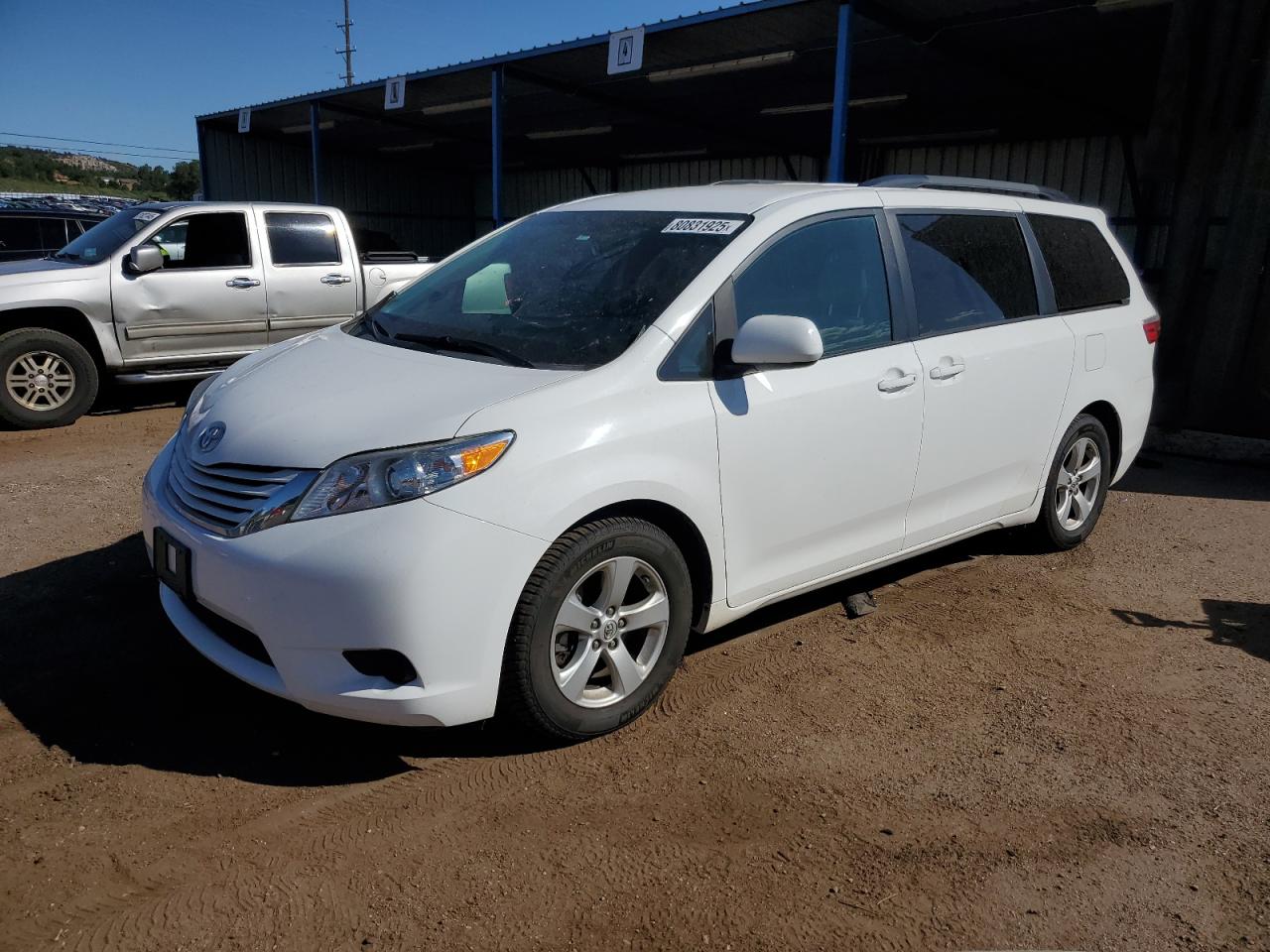 TOYOTA SIENNA LE 2016