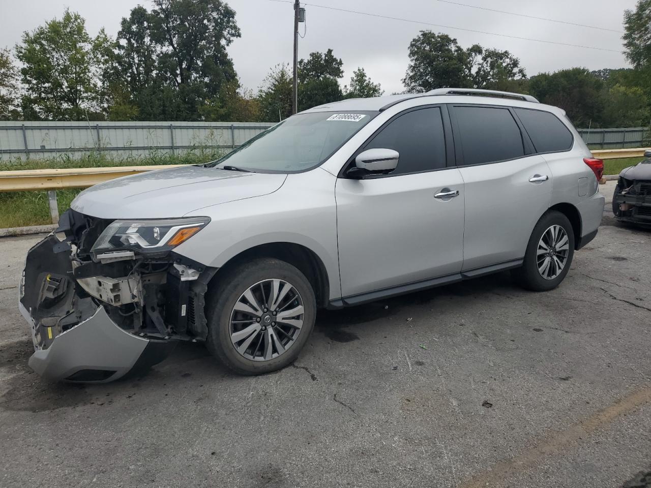 NISSAN PATHFINDER 2017