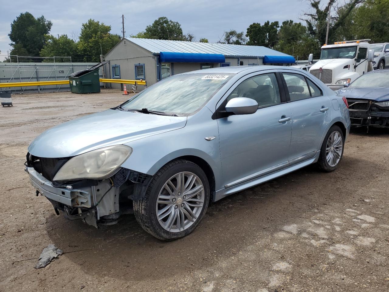 SUZUKI KIZASHI SPORT SLS 2012
