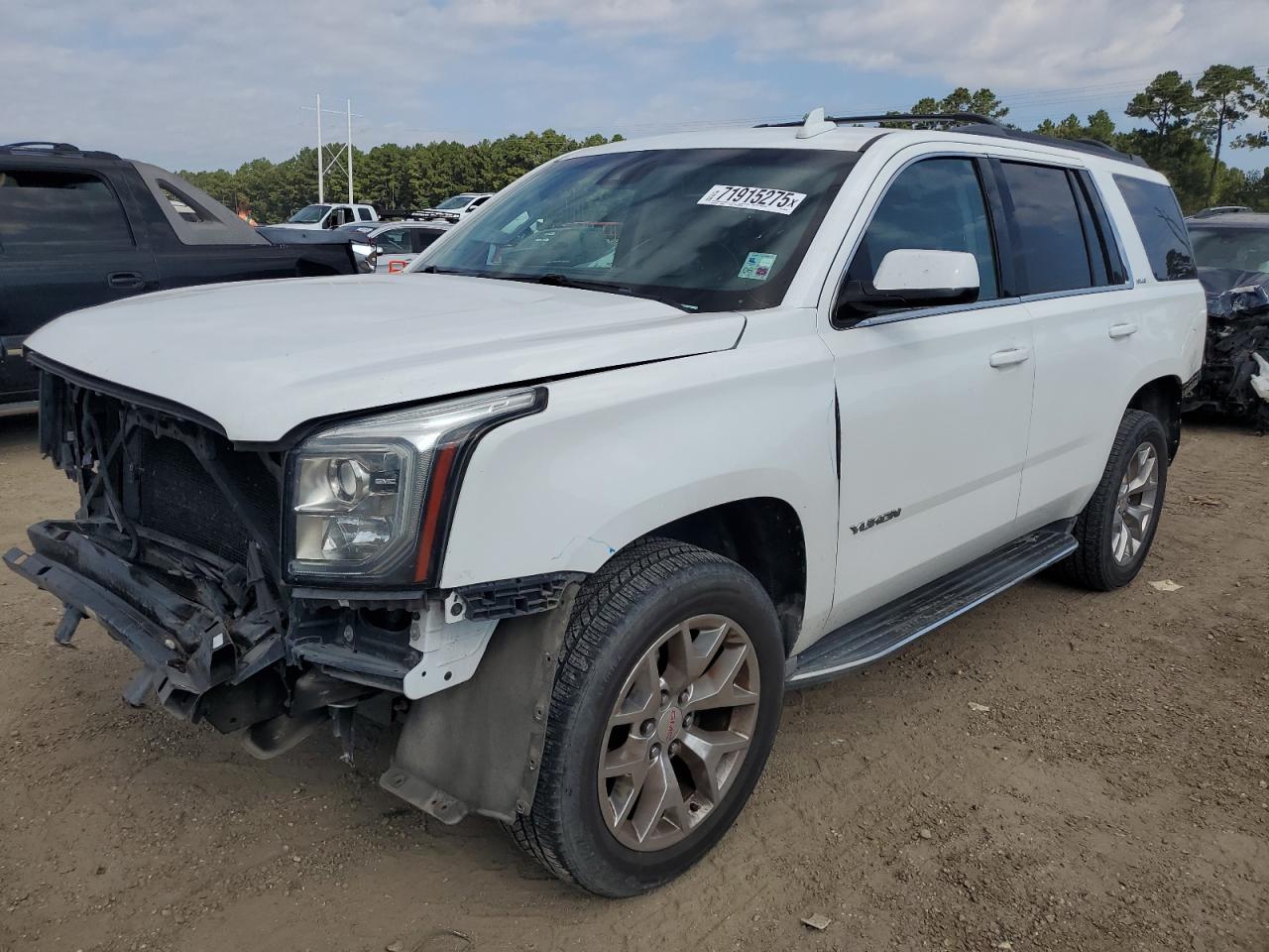 GMC YUKON SLE 2016