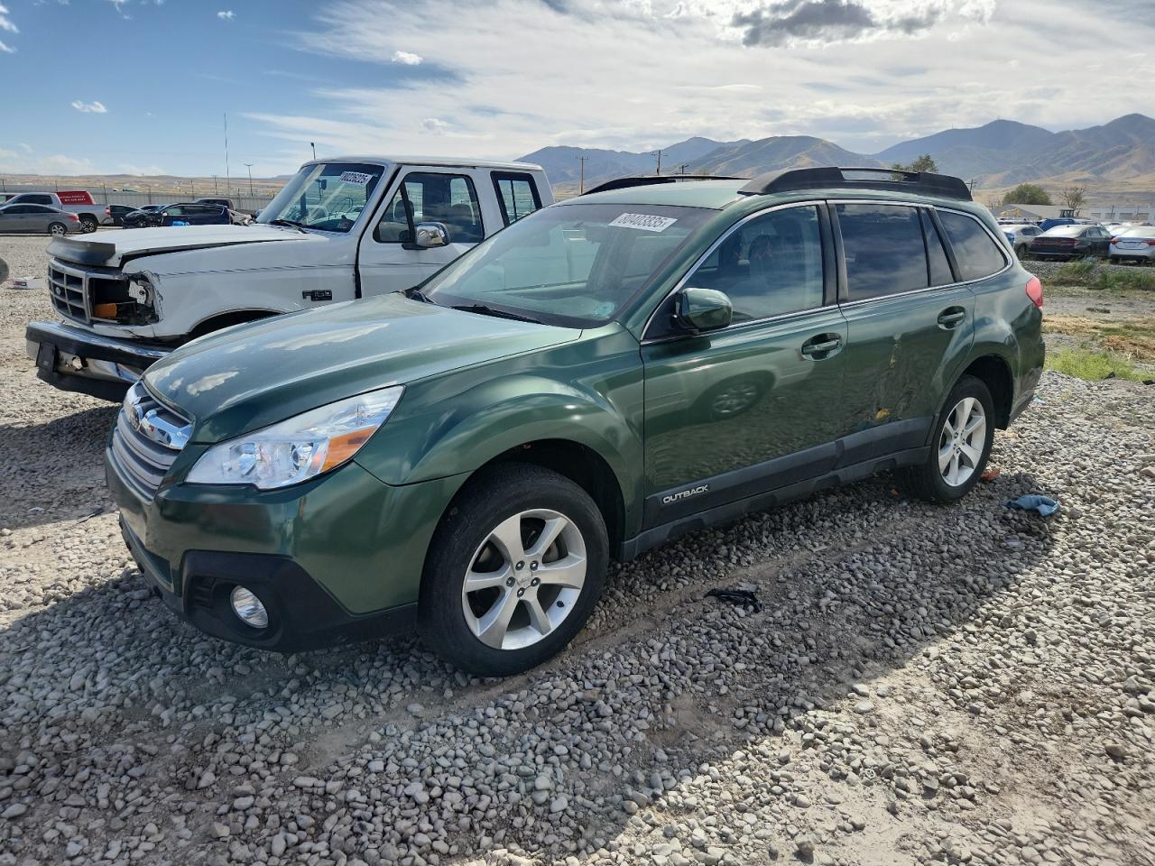 SUBARU OUTBACK 2. 2013