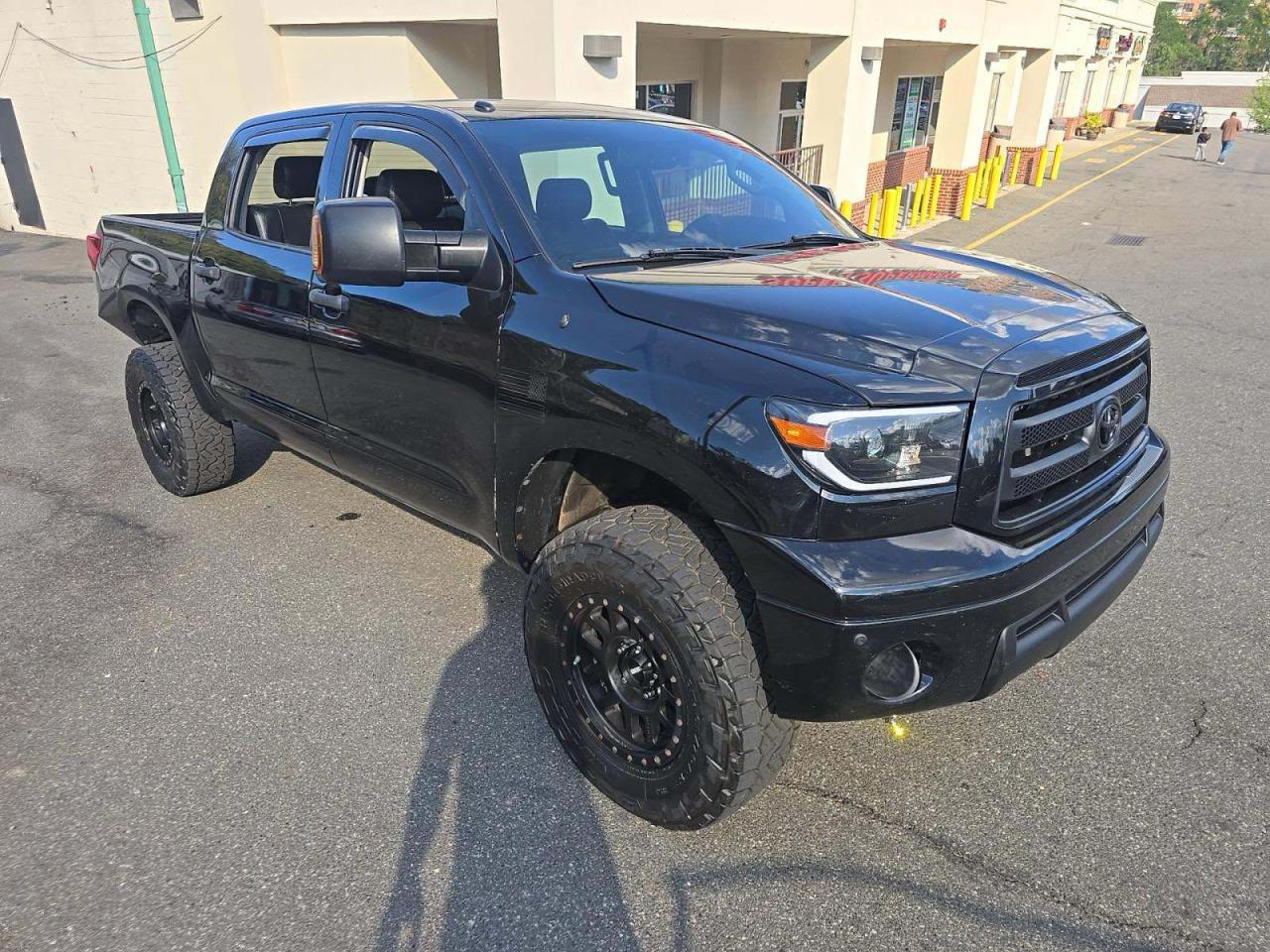TOYOTA TUNDRA CRE 2011