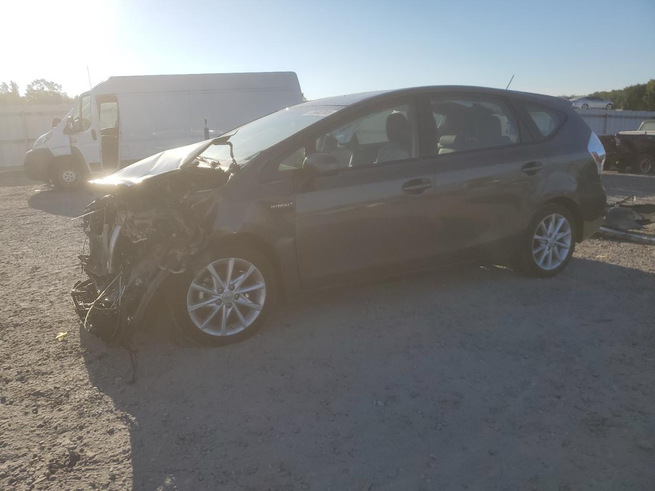 TOYOTA PRIUS V 2013