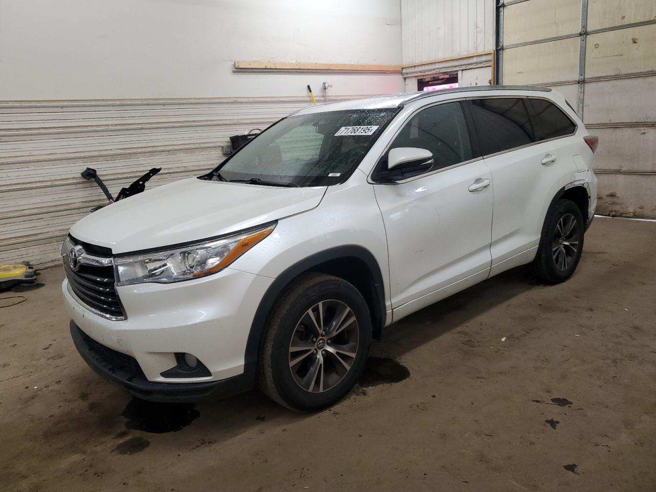 TOYOTA HIGHLANDER 2016