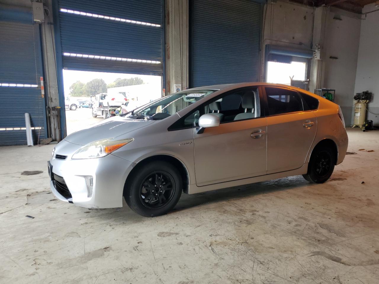 TOYOTA PRIUS 2012
