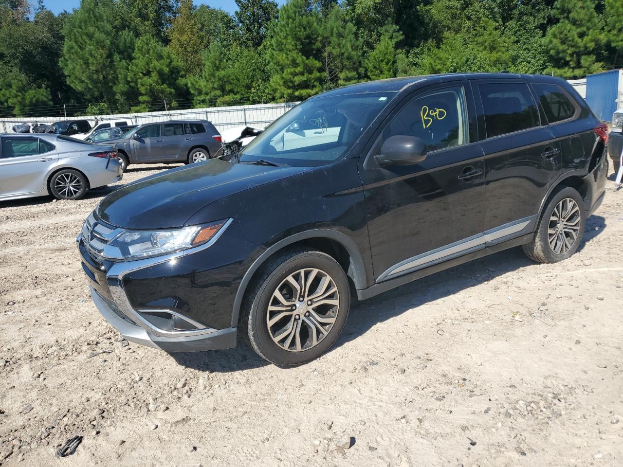 MITSUBISHI OUTLANDER 2017