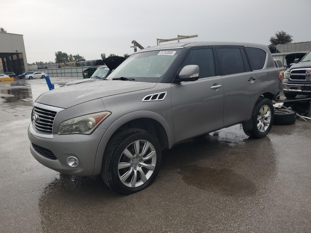 INFINITI QX56 2012