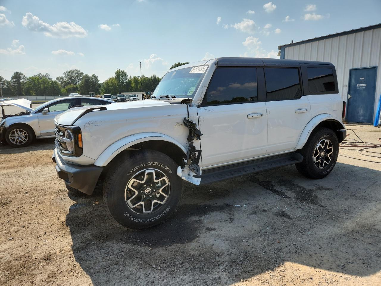 FORD BRONCO OUT 2025