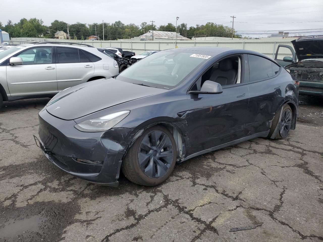 TESLA MODEL Y 2024