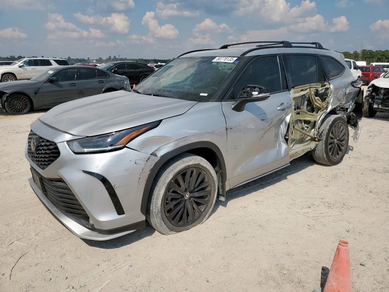 TOYOTA HIGHLANDER 2023