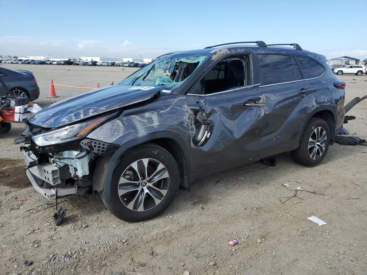 TOYOTA HIGHLANDER HYBRID XLE 2024