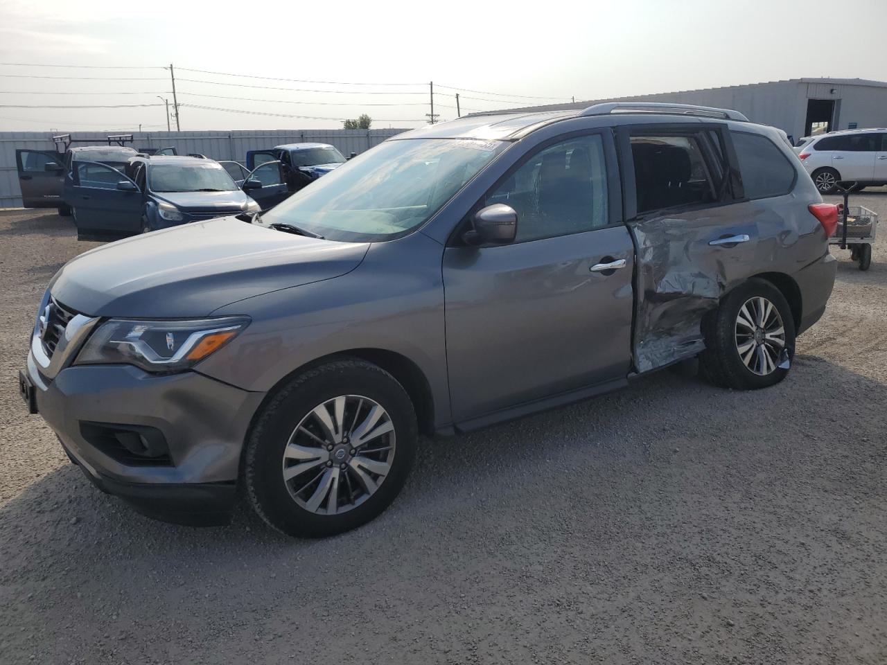 NISSAN PATHFINDER 2019