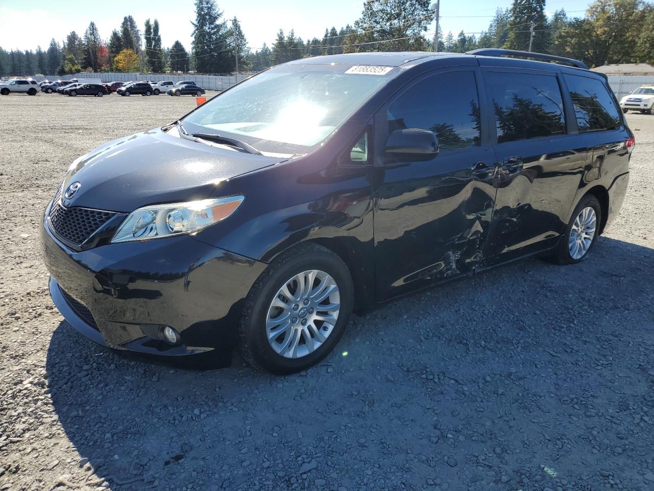 TOYOTA SIENNA XLE 2014