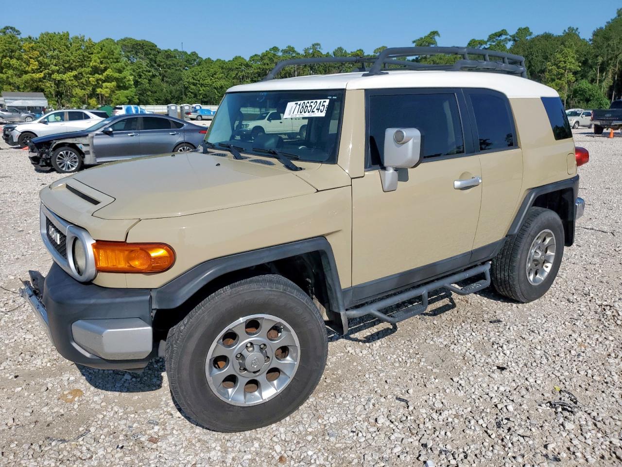 TOYOTA FJ CRUISER 2013