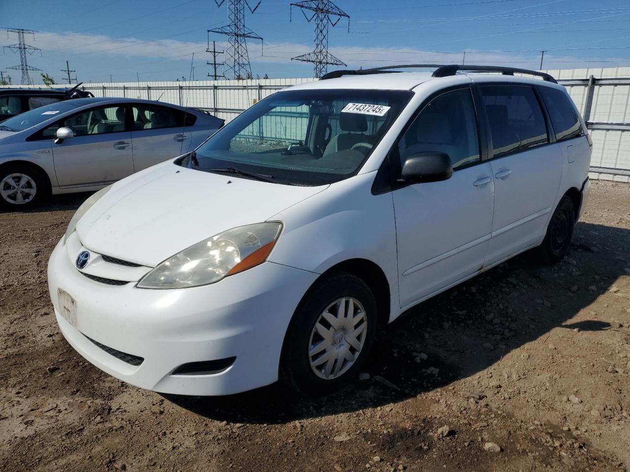 TOYOTA SIENNA CE 2010