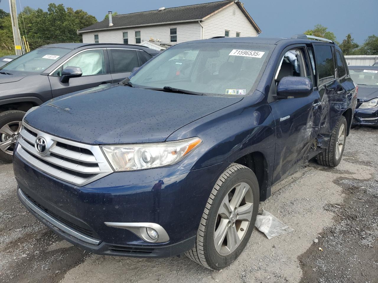 TOYOTA HIGHLANDER 2013