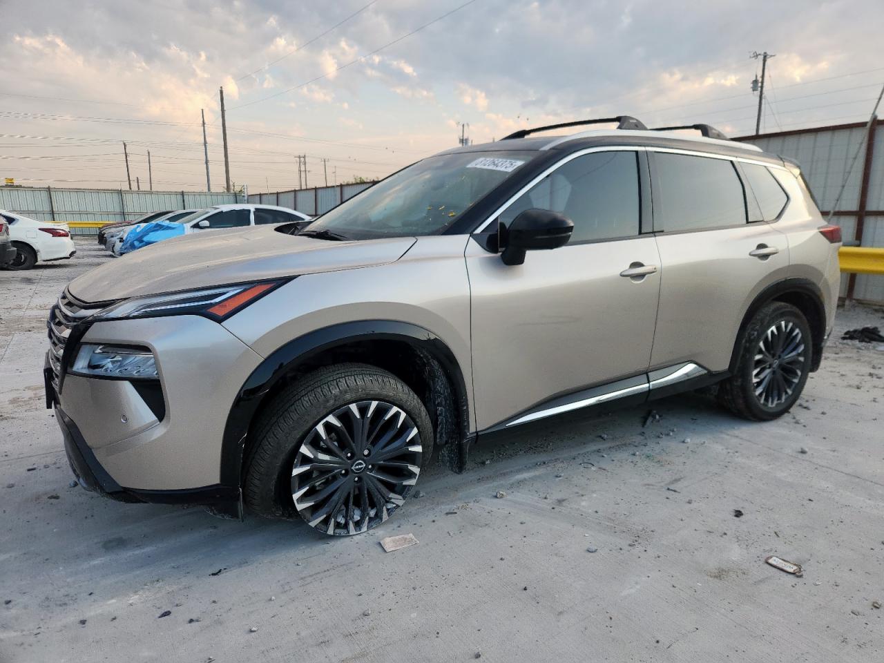 NISSAN ROGUE PLAT 2025