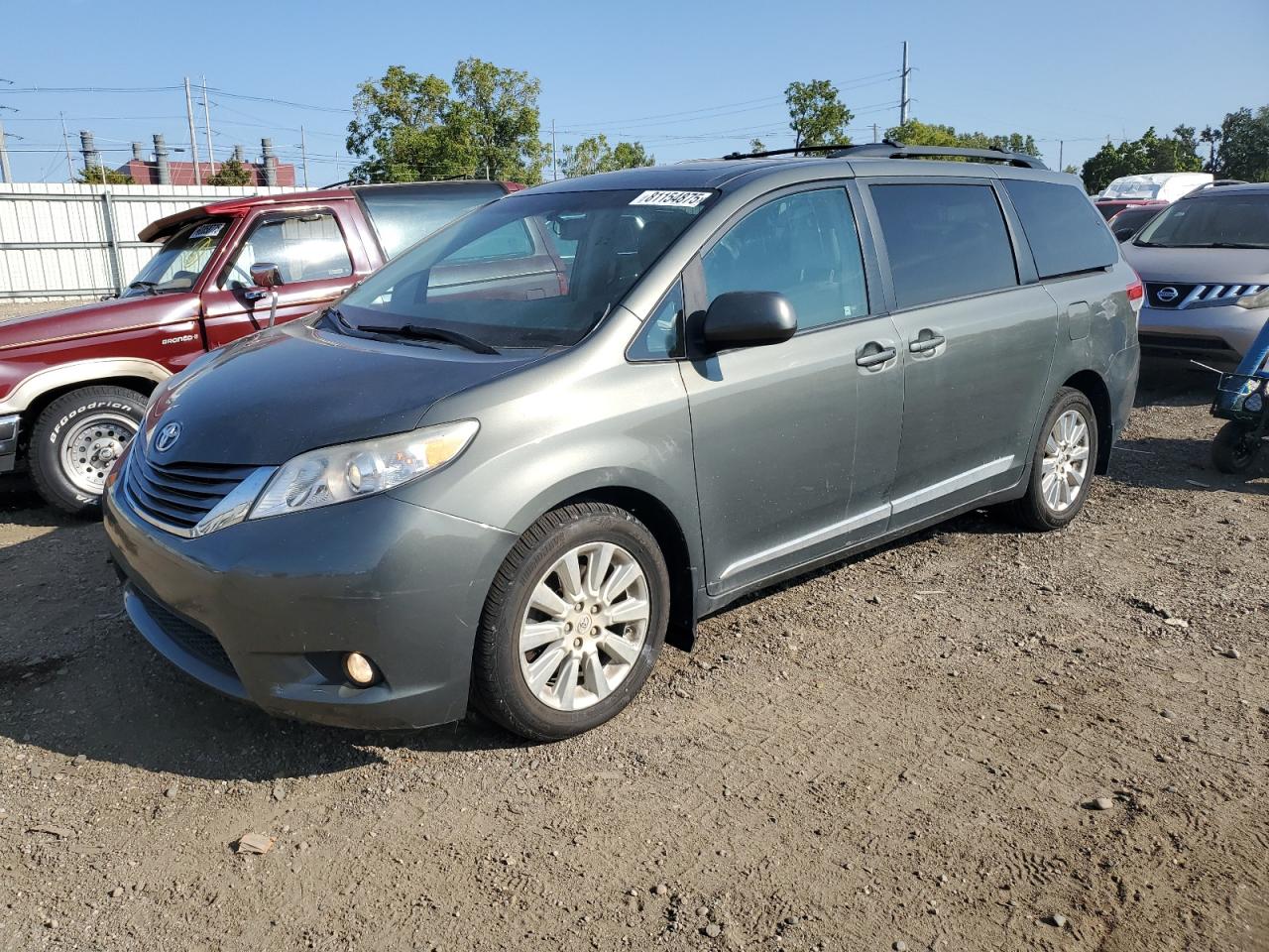 TOYOTA SIENNA XLE 2012