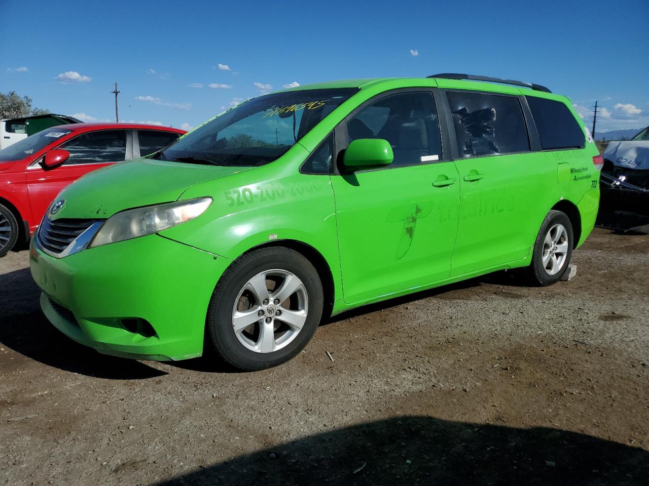 TOYOTA SIENNA LE 2014