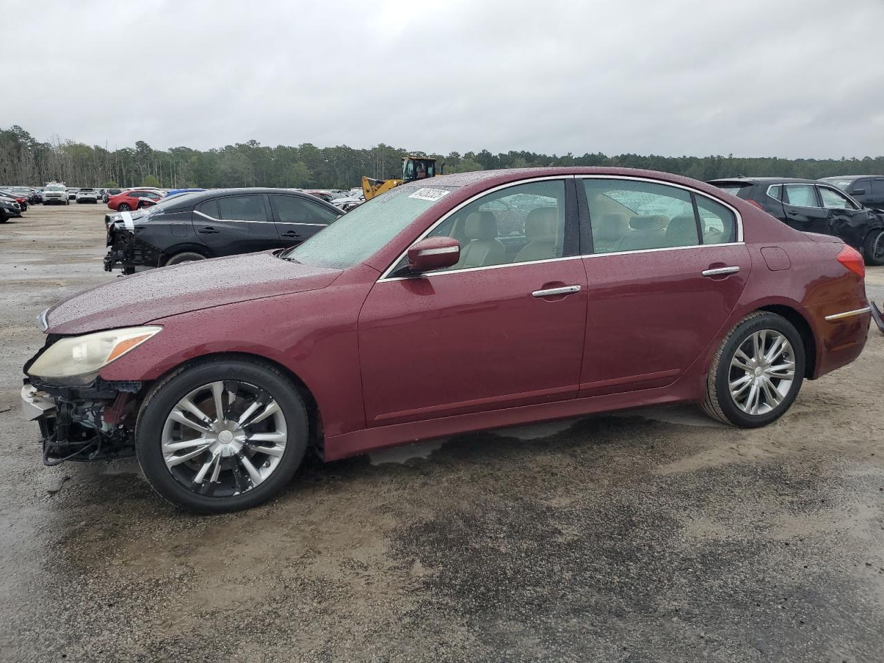HYUNDAI GENESIS 3. 2013