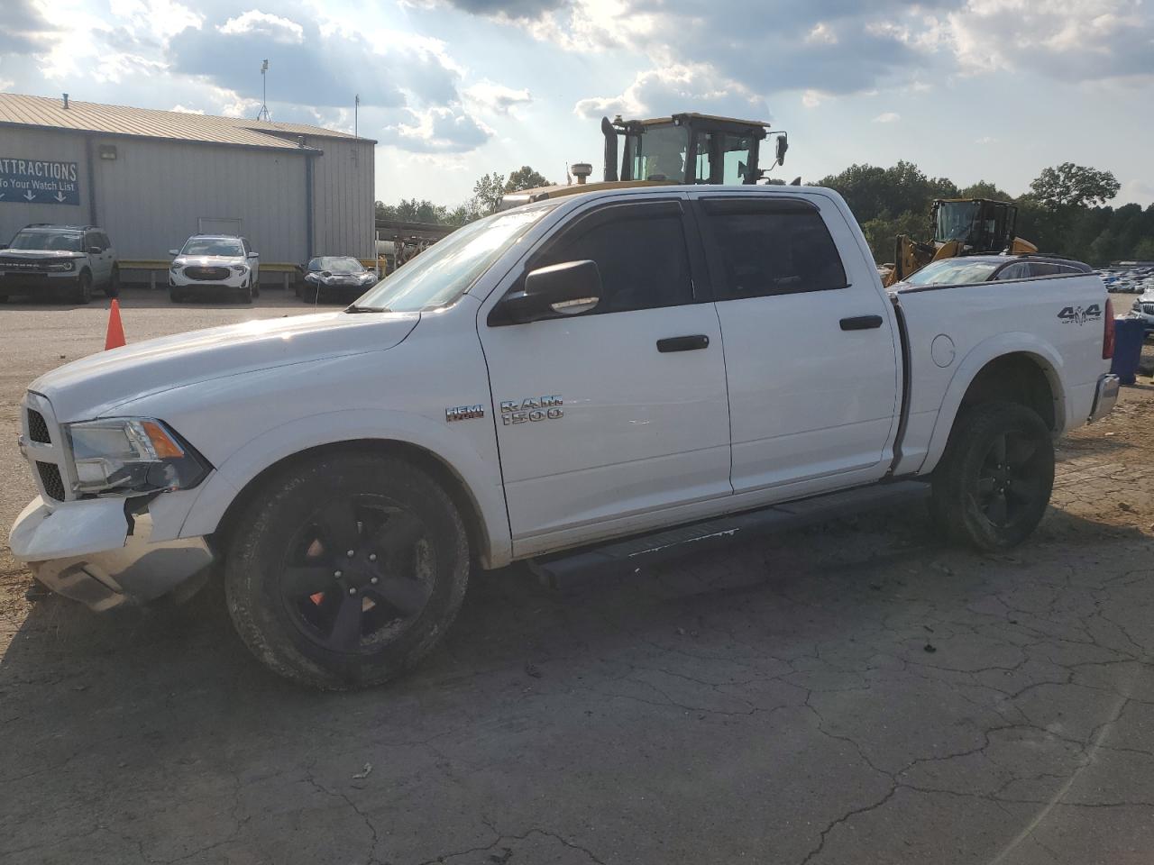 RAM 1500 SLT 2015