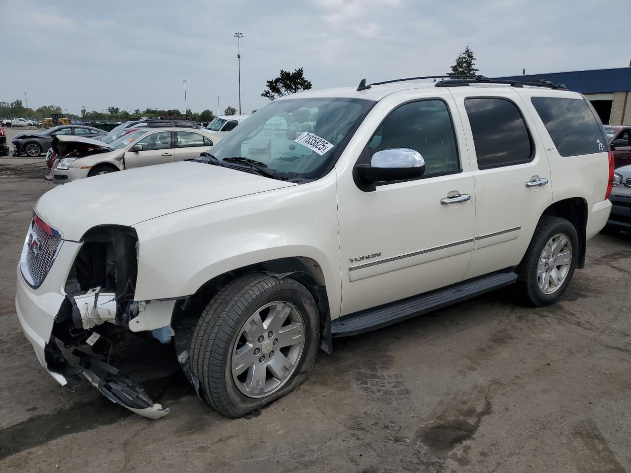 GMC YUKON SLT 2013
