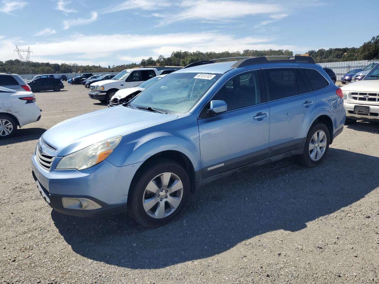 SUBARU OUTBACK 2. 2012