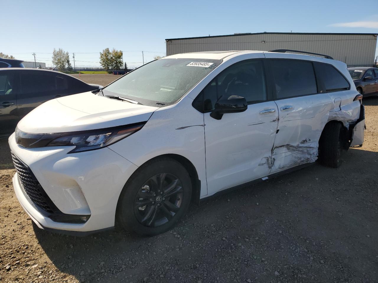 TOYOTA SIENNA LE 2025