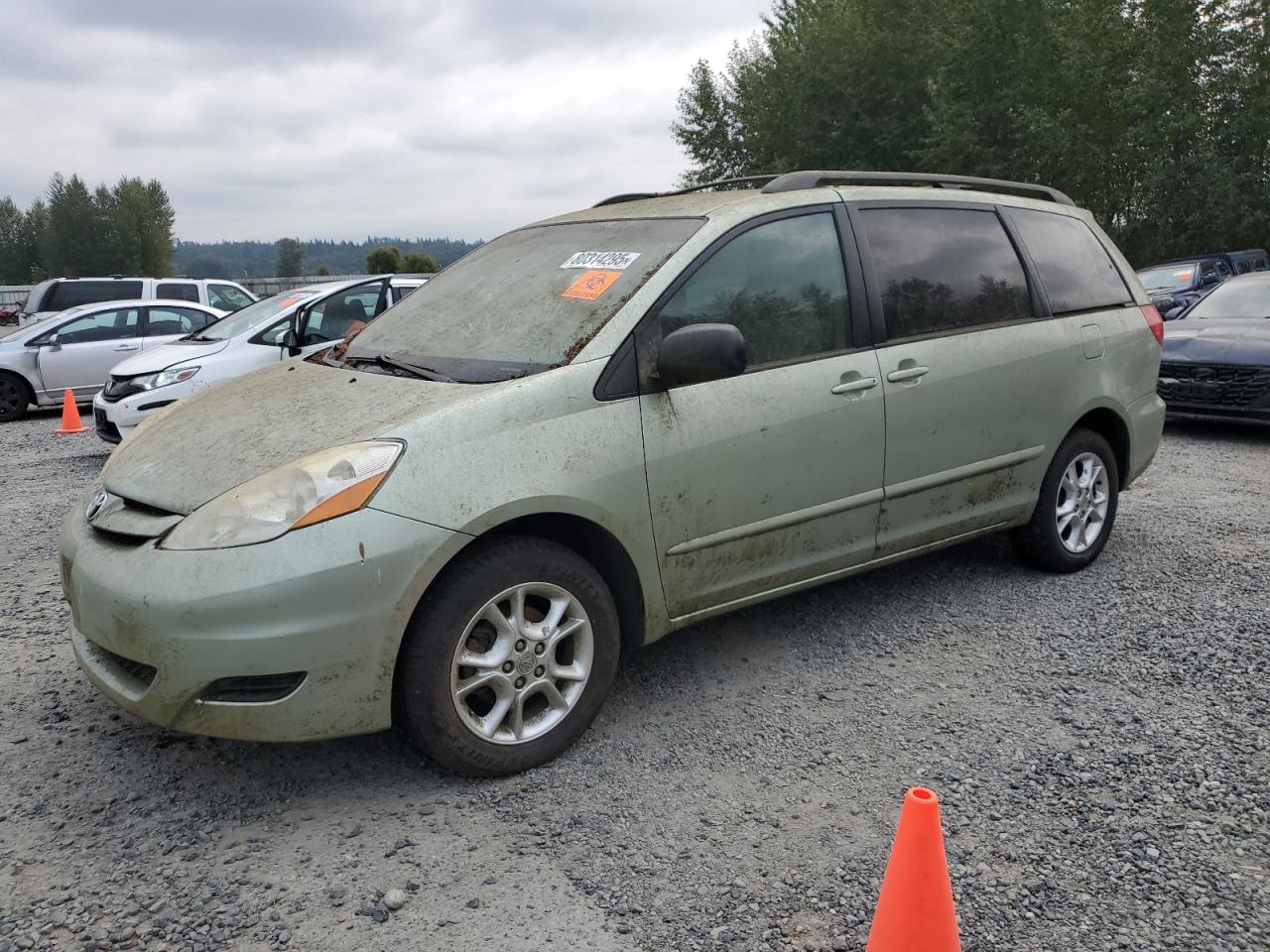 TOYOTA SIENNA LE 2006