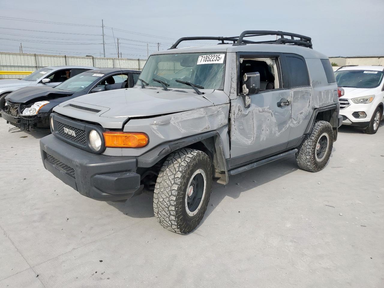TOYOTA FJ CRUISER 2013
