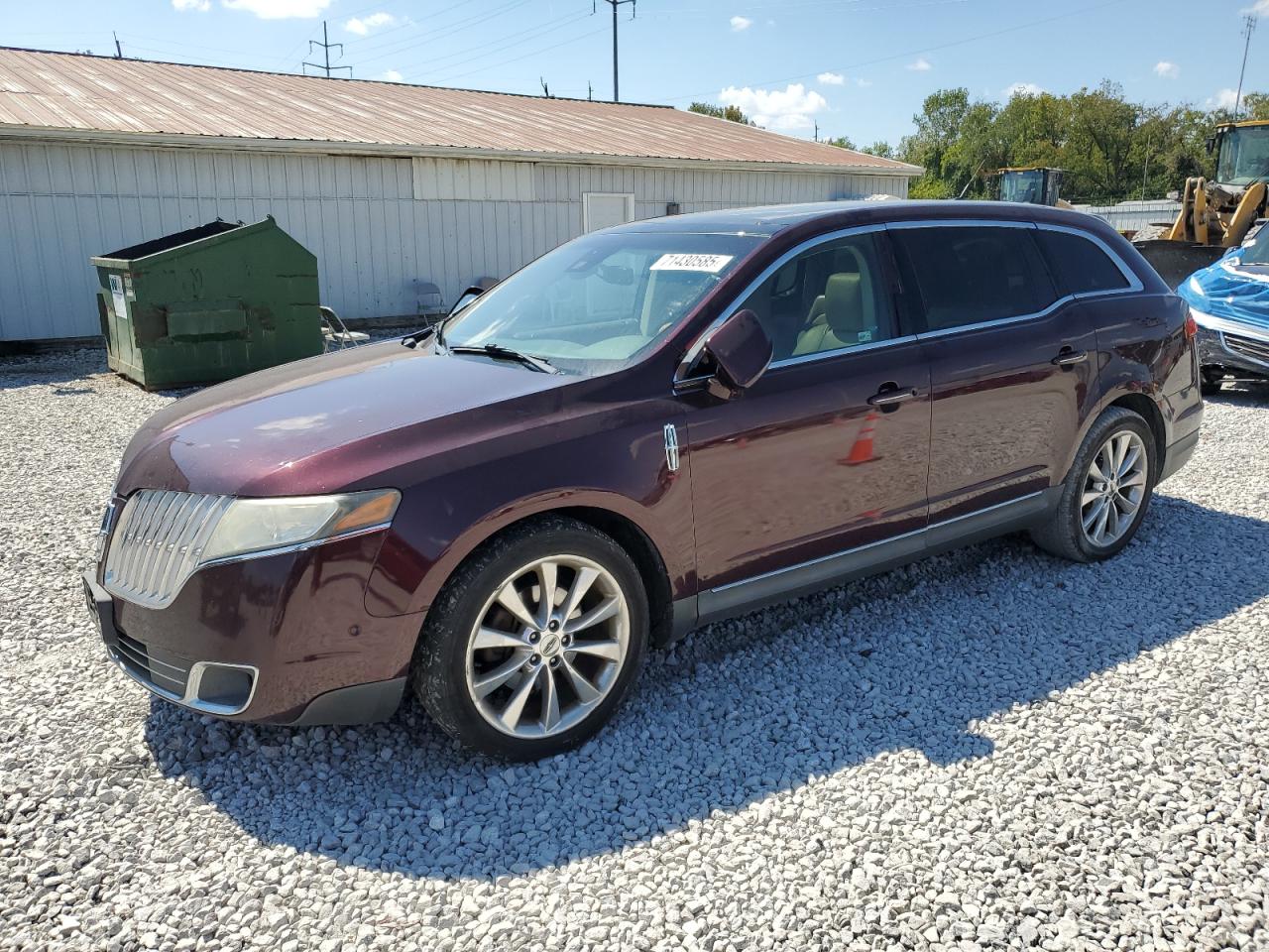 LINCOLN MKT 2011