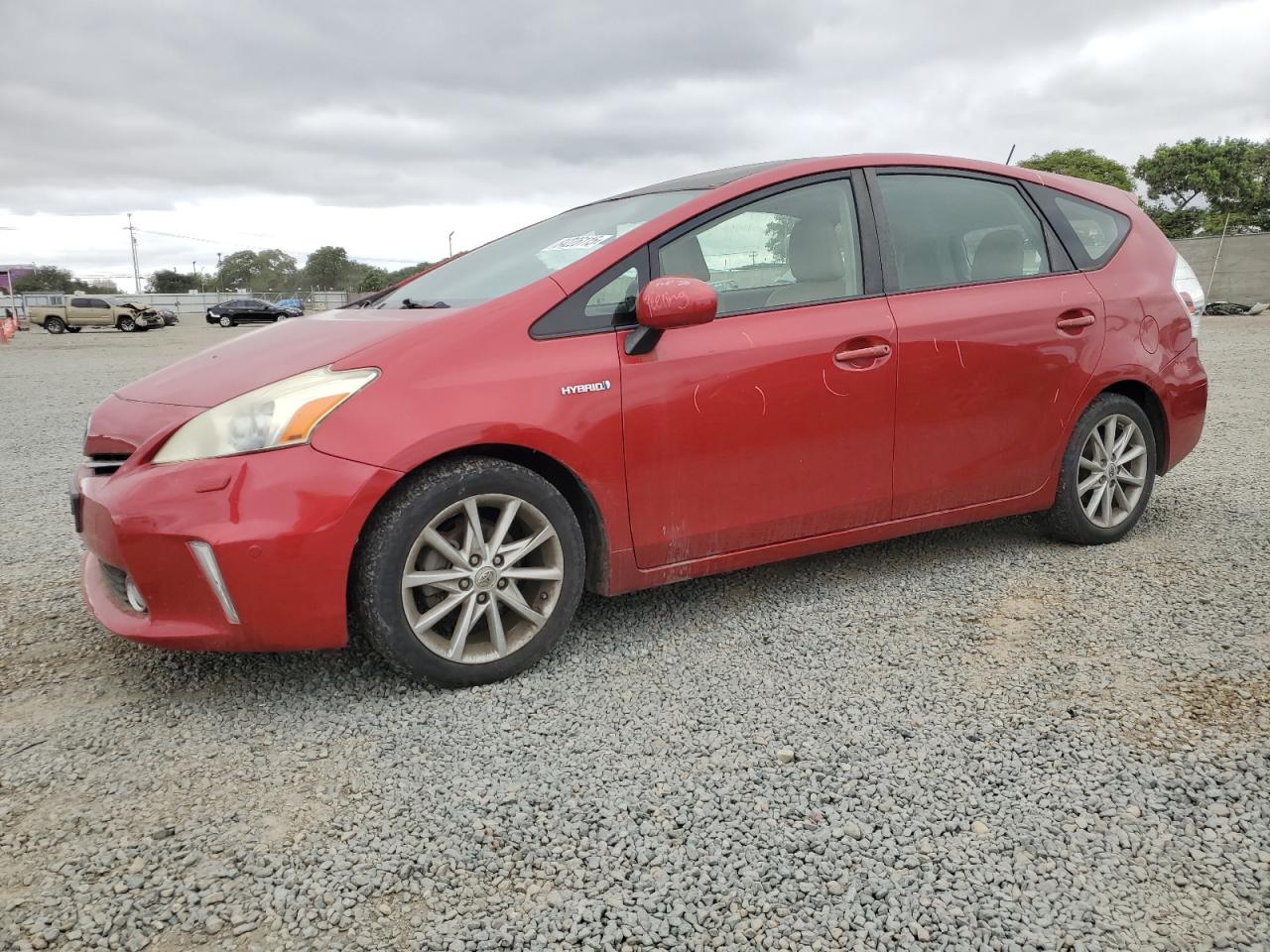 TOYOTA PRIUS V 2012
