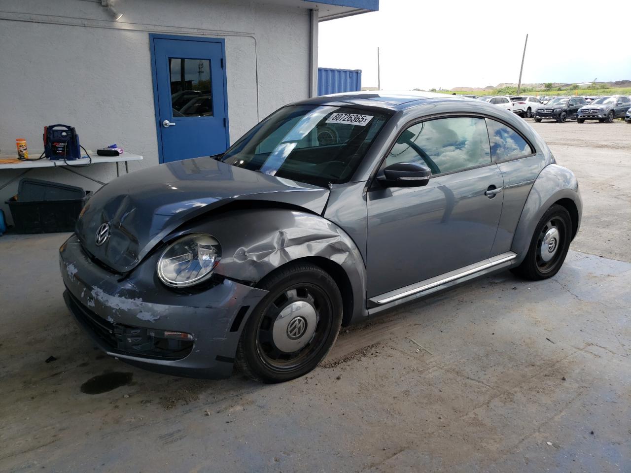 VOLKSWAGEN BEETLE 2013