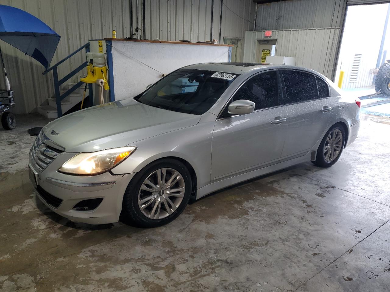 HYUNDAI GENESIS 3. 2013