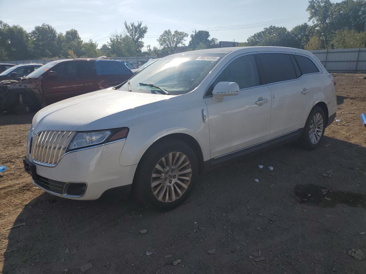 LINCOLN MKT 2010