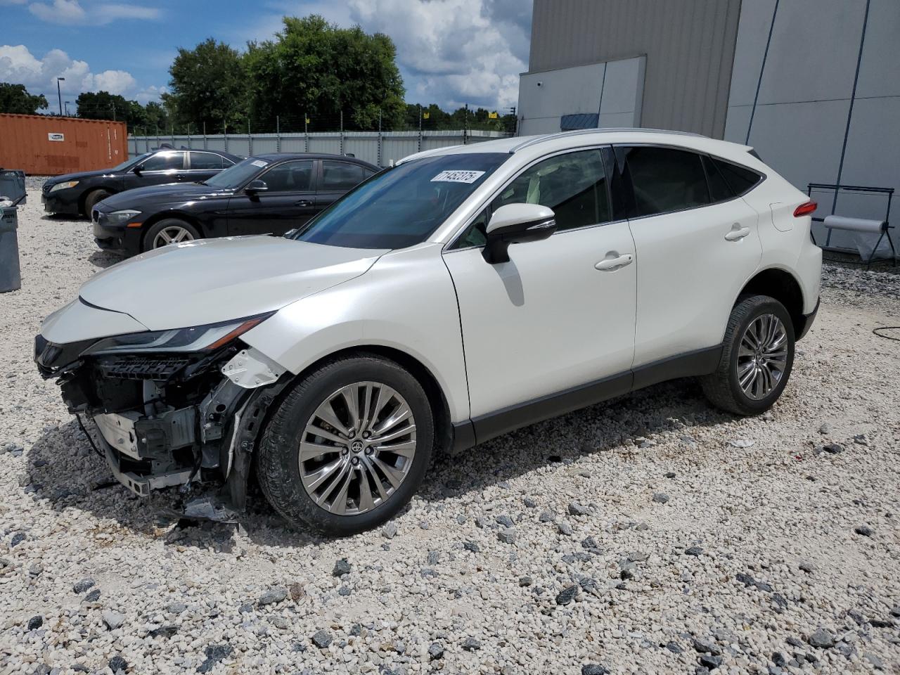 TOYOTA VENZA LE 2021
