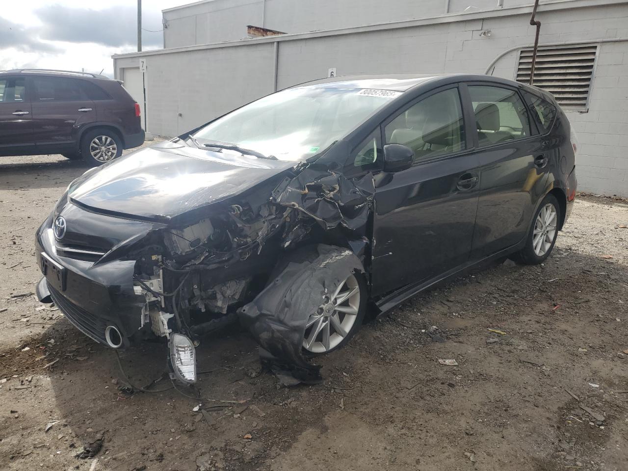 TOYOTA PRIUS V 2014