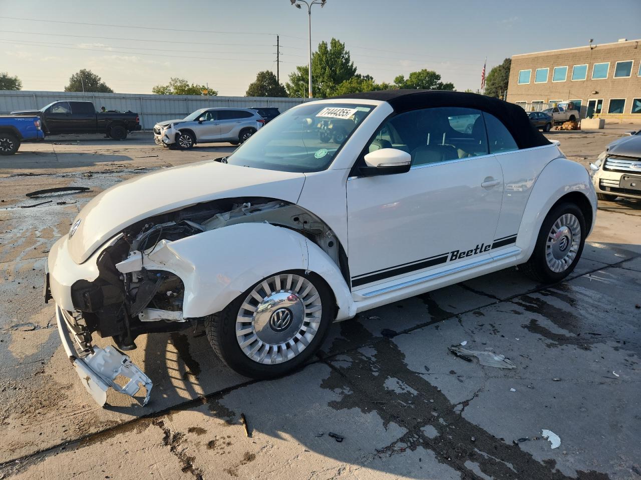VOLKSWAGEN BEETLE 2013